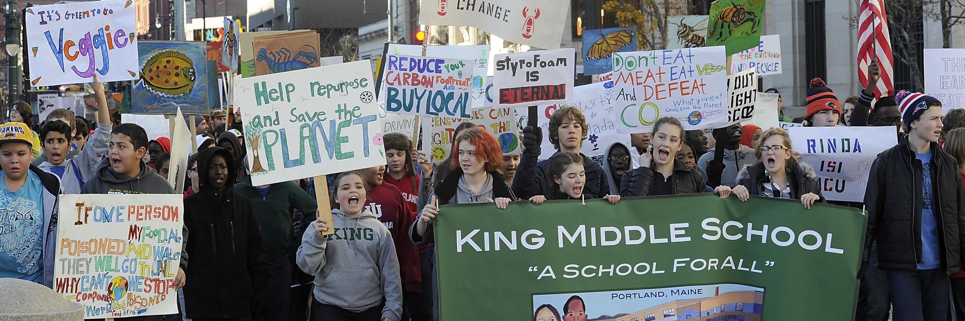 400 students from King Middle School marched from the school down Congress to Portland City Hall to promote climate change awareness.